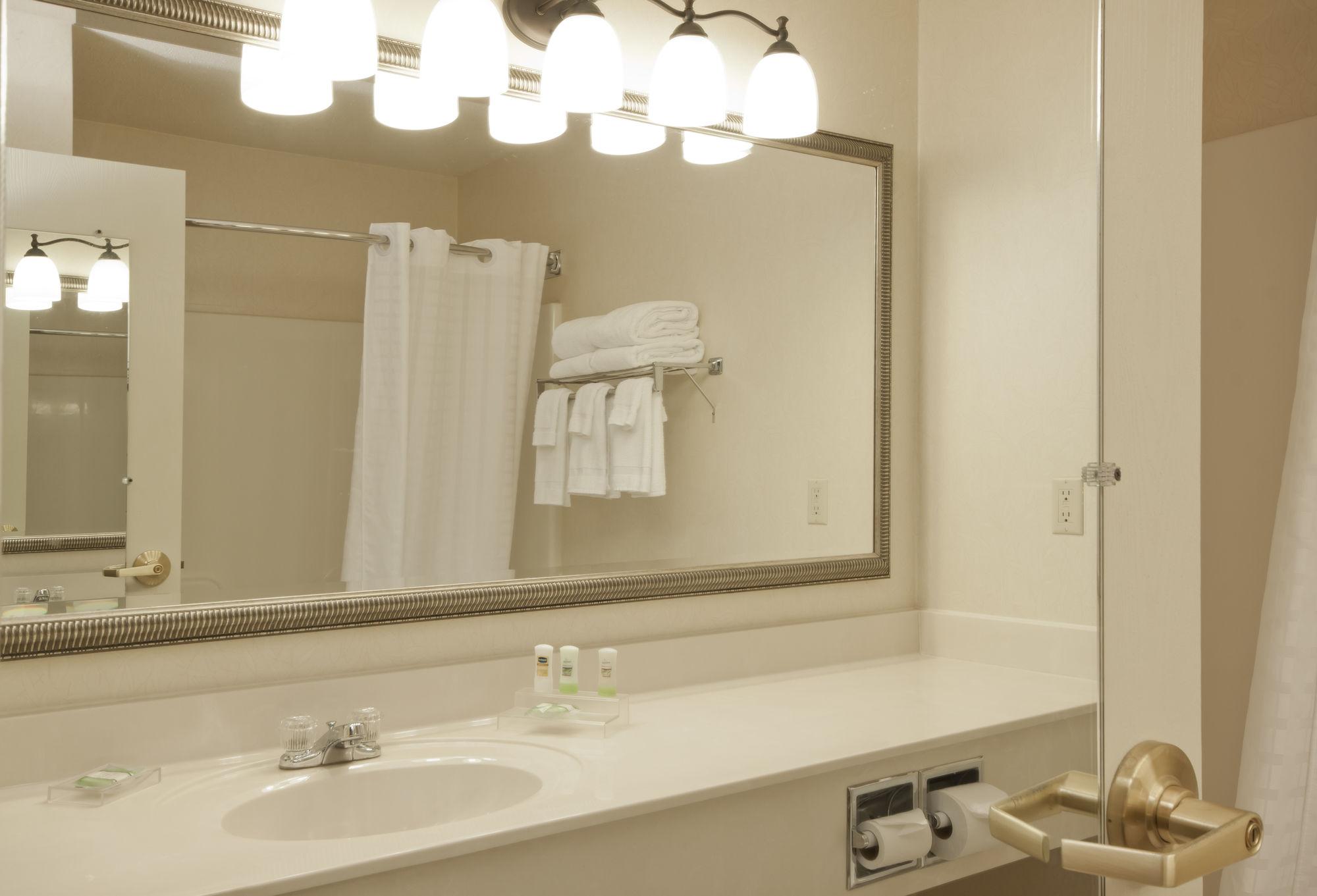 Country Inn & Suites By Radisson, Big Flats Horseheads Exteriör bild